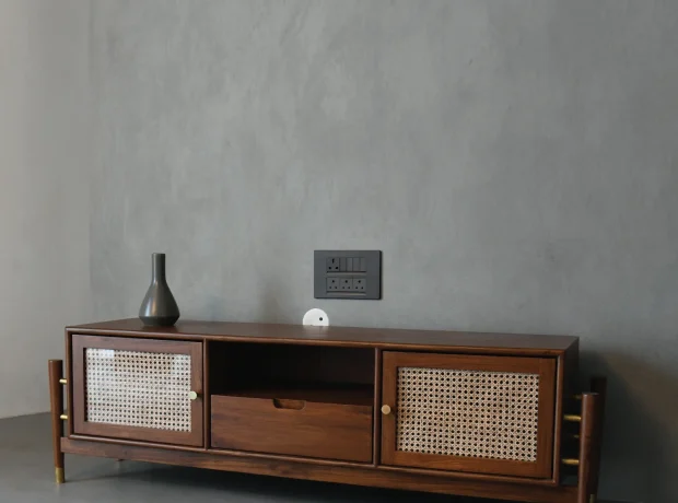 The Urban Chic Console