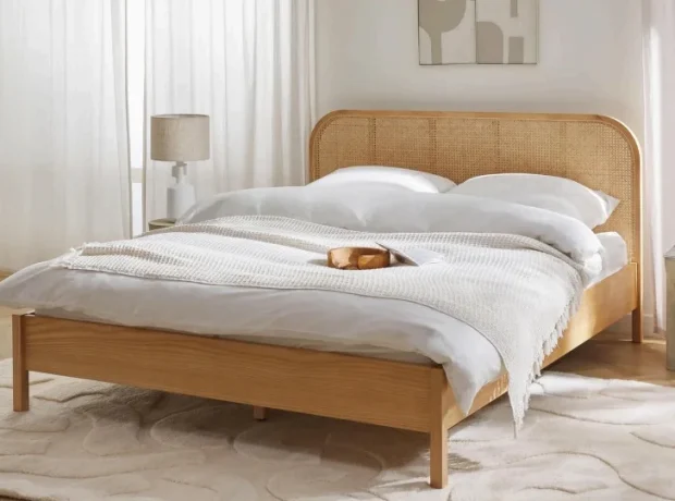 Houten Queen Bed With Side Tables