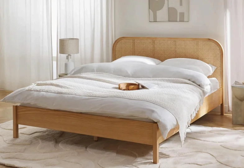 Houten Queen Bed With Side Tables